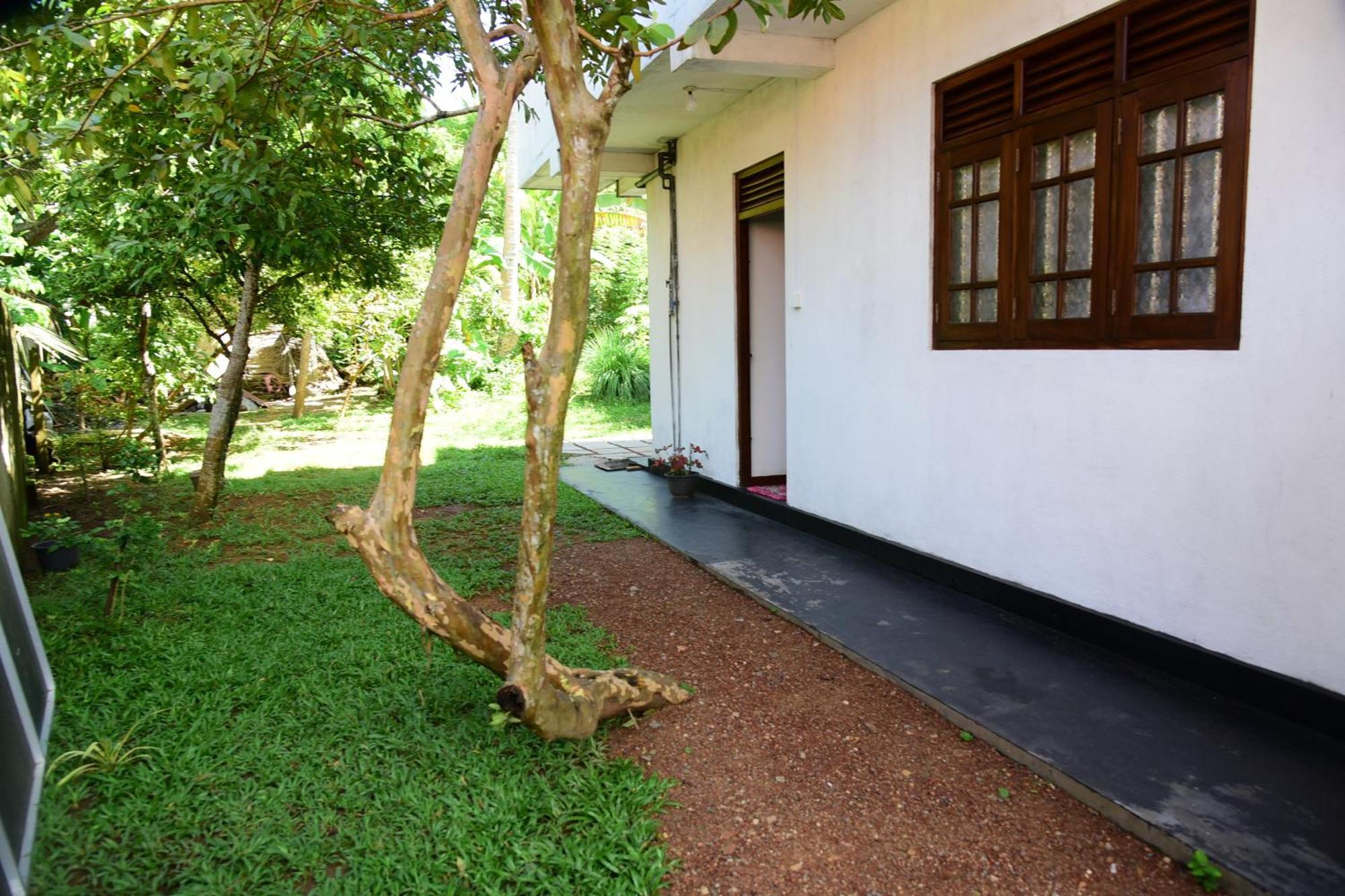 Sun Ground Villa Hikkaduwa Buitenkant foto