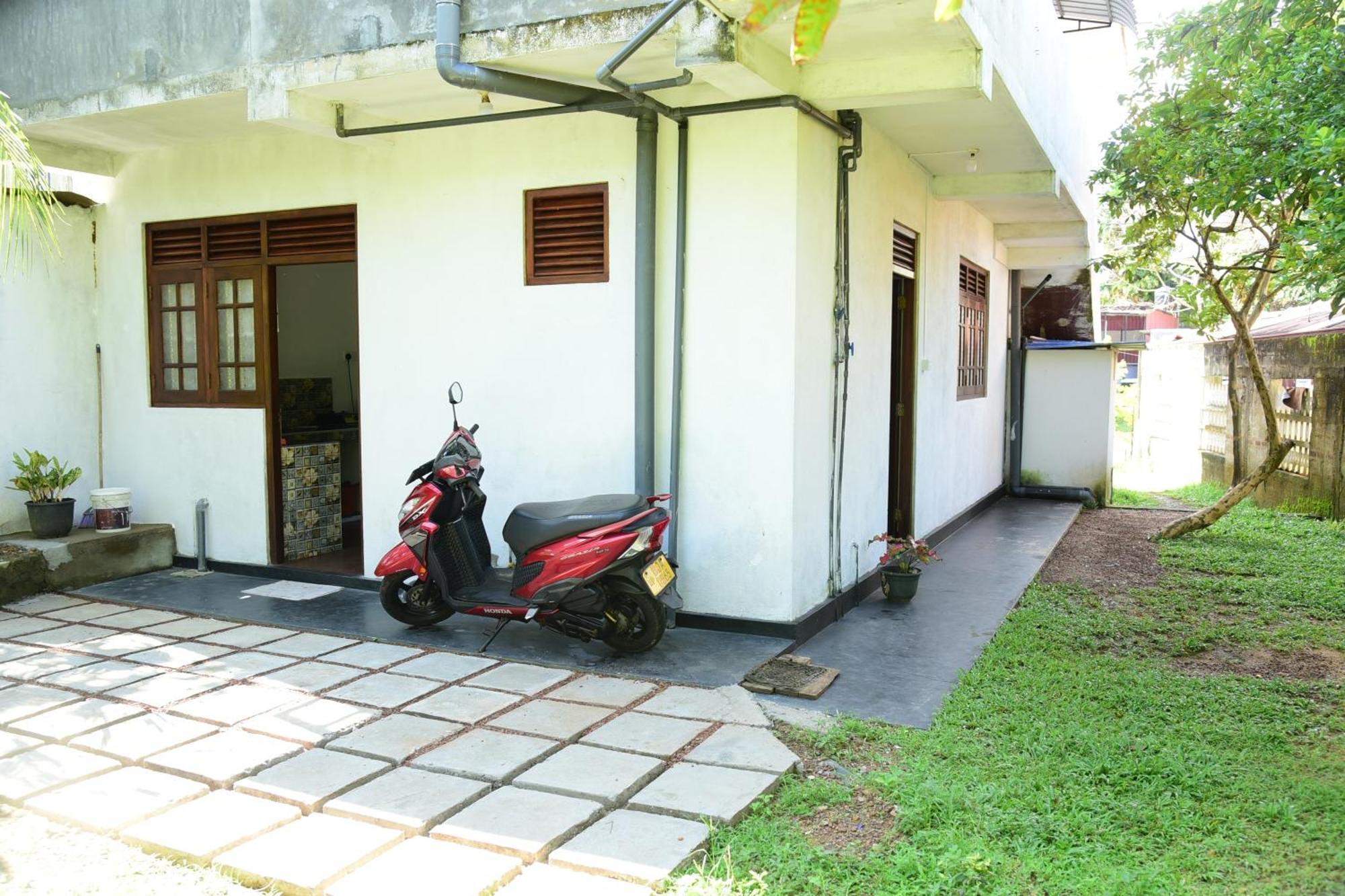 Sun Ground Villa Hikkaduwa Buitenkant foto